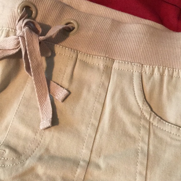 Justice new with tags 16 1/2 khaki skirt - Picture 5 of 5